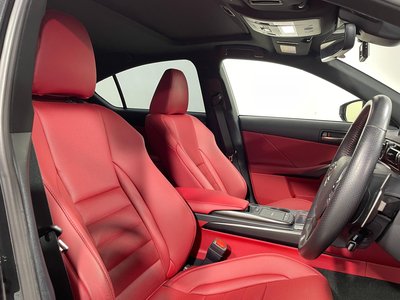 2023 Lexus IS — миниатюра 16