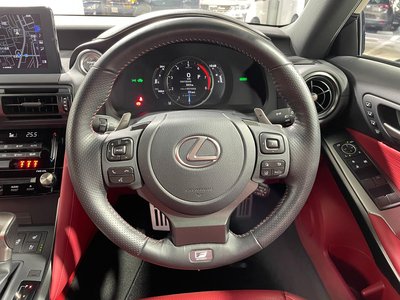 2023 Lexus IS — миниатюра 14