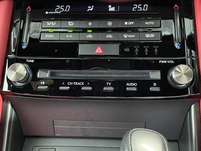2023 Lexus IS — миниатюра 40