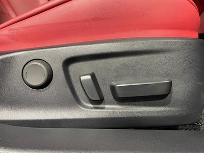 2023 Lexus IS — миниатюра 11