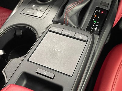 2023 Lexus IS — миниатюра 46