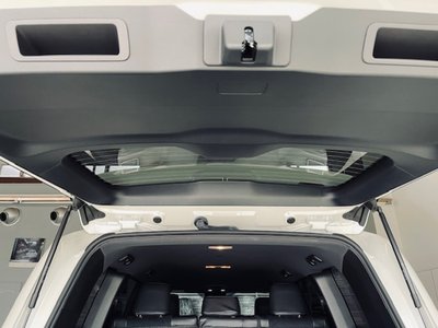2024 Toyota LAND CRUISER 300 — фото 12