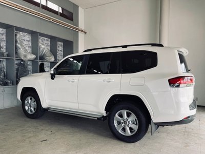 2024 Toyota LAND CRUISER 300 — фото 4