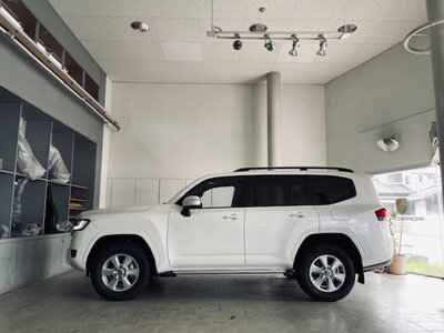 2024 Toyota LAND CRUISER 300 — фото 1