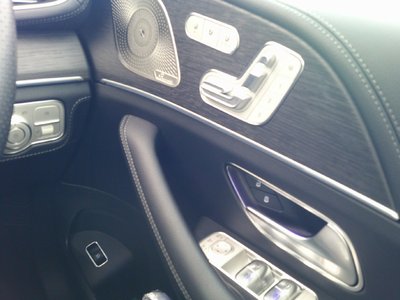 2025 Mercedes-BENZ GLS photo 15