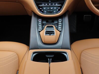 صورة مصغرة 81 لـ 2024 Aston Martin DBX