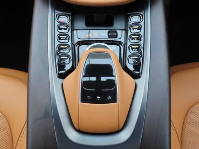 صورة مصغرة 84 لـ 2024 Aston Martin DBX