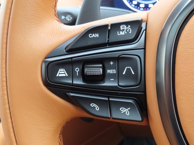 صورة مصغرة 105 لـ 2024 Aston Martin DBX