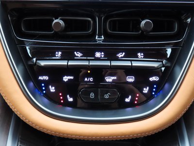 صورة مصغرة 120 لـ 2024 Aston Martin DBX