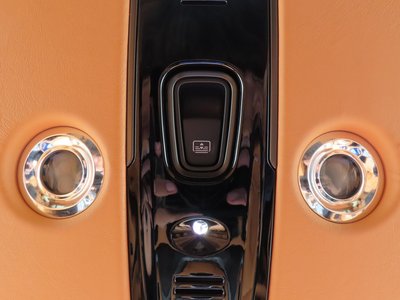 صورة مصغرة 123 لـ 2024 Aston Martin DBX