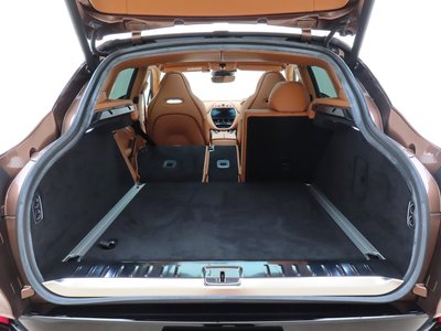 صورة مصغرة 44 لـ 2024 Aston Martin DBX