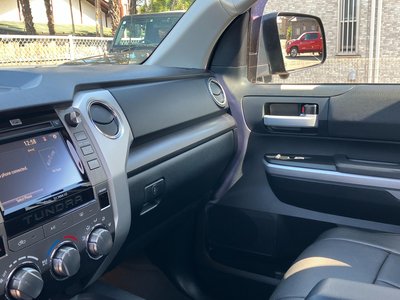 2015 Toyota TUNDRA thumbnail 39