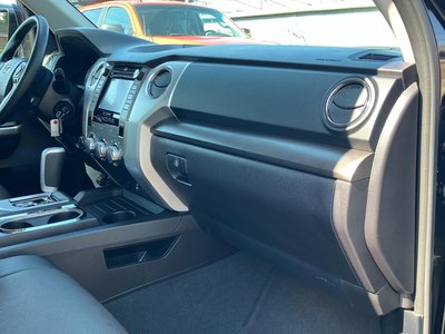 2015 Toyota TUNDRA thumbnail 41