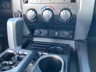 2015 Toyota TUNDRA thumbnail 36