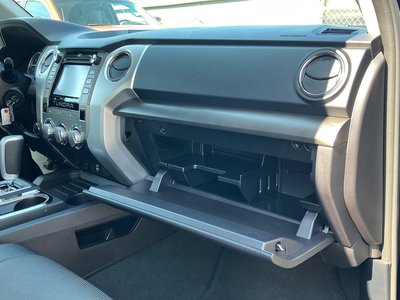 2015 Toyota TUNDRA thumbnail 42