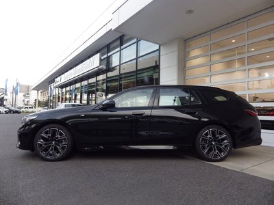 2025 BMW 5 SERIES TOURING 照片 3