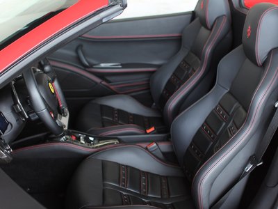 2013 Ferrari 458 SPIDER 照片 12
