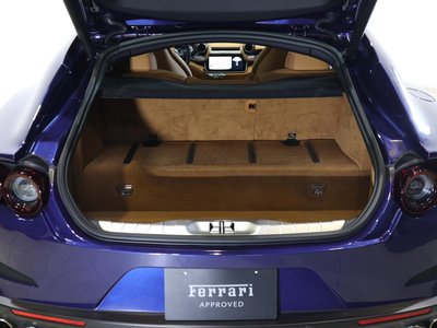 2017 Ferrari GTC4 LUSSO photo 28