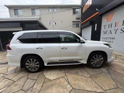 2015 Lexus LX photo 16