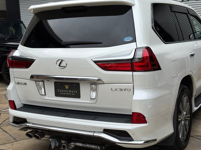 2015 Lexus LX photo 12