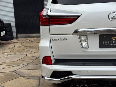 2015 Lexus LX photo 14