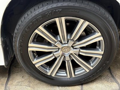 2015 Lexus LX thumbnail 21