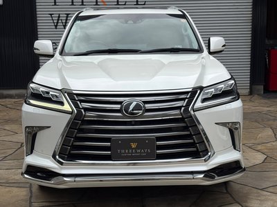2015 Lexus LX photo 4