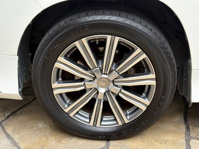 2015 Lexus LX thumbnail 18