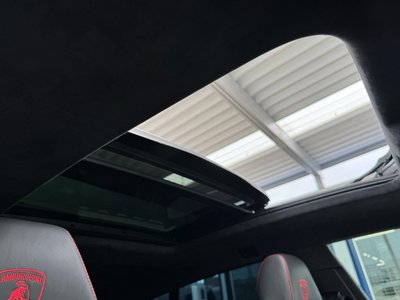 صورة 60 لـ 2018 Lamborghini URUS