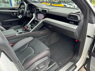 صورة 40 لـ 2018 Lamborghini URUS