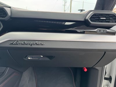 صورة 41 لـ 2018 Lamborghini URUS