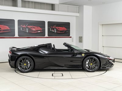 2022 Ferrari SF90 SPIDER 照片 32