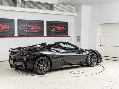 2022 Ferrari SF90 SPIDER 照片 33