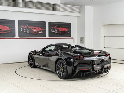 2022 Ferrari SF90 SPIDER 照片 35