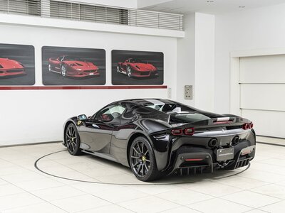 2022 Ferrari SF90 SPIDER 照片 36