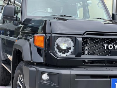 2025 Toyota LAND CRUISER 70 thumbnail 18