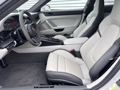 2025 Porsche 911 photo 12