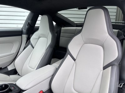 2025 Porsche 911 photo 10