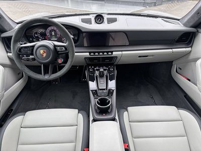 2025 Porsche 911 photo 8