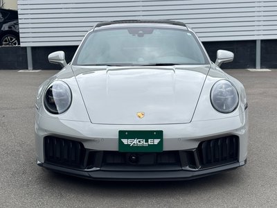 2025 Porsche 911 photo 3