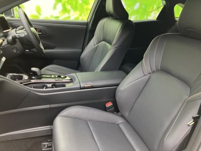 2025 Toyota CROWN SPORT photo 8
