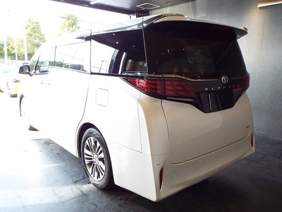 2024 Toyota ALPHARD — фото 3