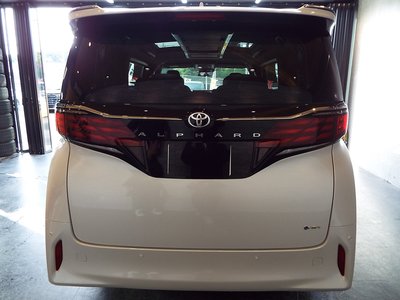 2024 Toyota ALPHARD — фото 4