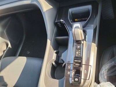 صورة 30 لـ 2026 Toyota CROWN ESTATE