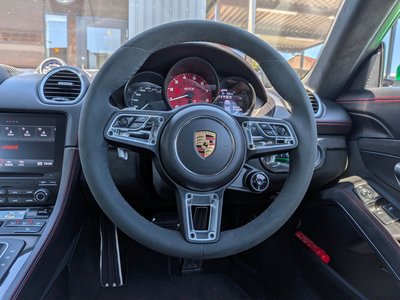 صورة مصغرة 9 لـ 2022 Porsche 718