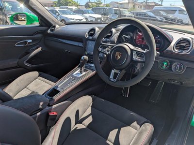 صورة مصغرة 8 لـ 2022 Porsche 718