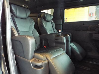 صورة 16 لـ 2025 Toyota VELLFIRE