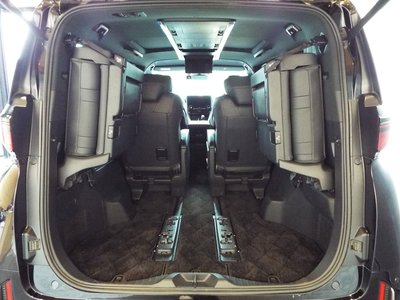 صورة 18 لـ 2025 Toyota VELLFIRE