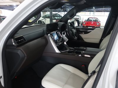 صورة 11 لـ 2025 Lexus LX