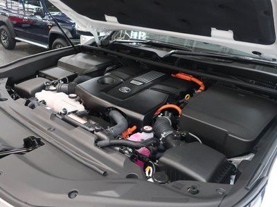 صورة 15 لـ 2025 Lexus LX